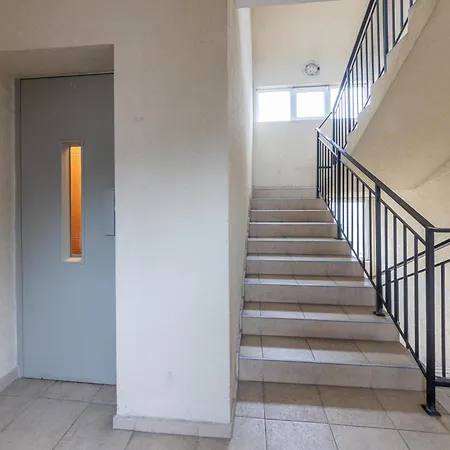 Apartmán Budget Flat Near Market & Bus Station *