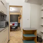 Budget Flat Near Market & Bus Station *