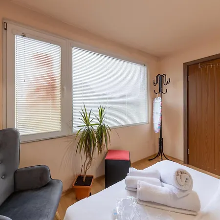 شقة Budget Flat Near Market & Bus Station فارنا