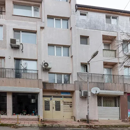 Budget Flat Near Market & Bus Station * فارنا