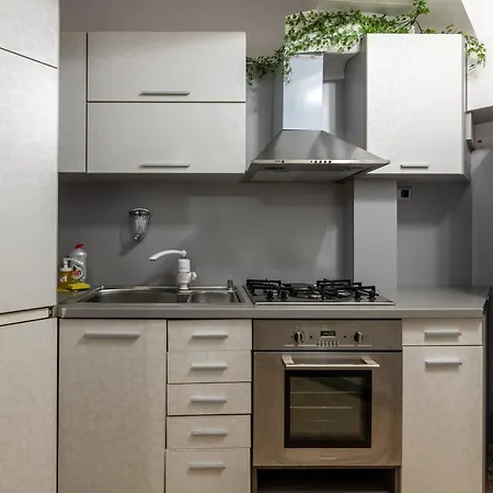Budget Flat Near Market & Bus Station * فارنا